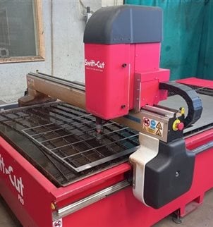 SWIFT-CUT cnc plasma fitted with Powermax 85 machine torch 