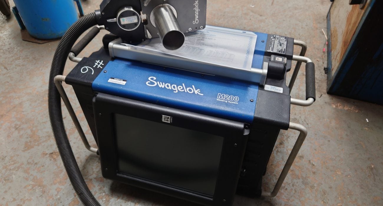 Welding Tube in confined areas made easy with the Swagelok M200